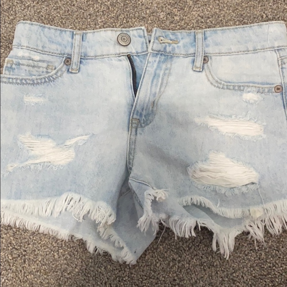 lighwash jean shorts